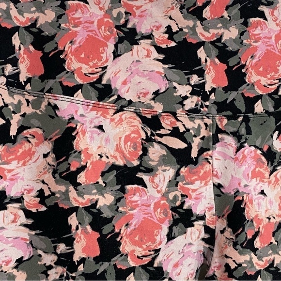 CASABLANCA - FLORAL WORKOUT PANTS IN BRIGHT PINKS - CALF LENGTH -GOOD SUPPORT B6 - Picture 7 of 9